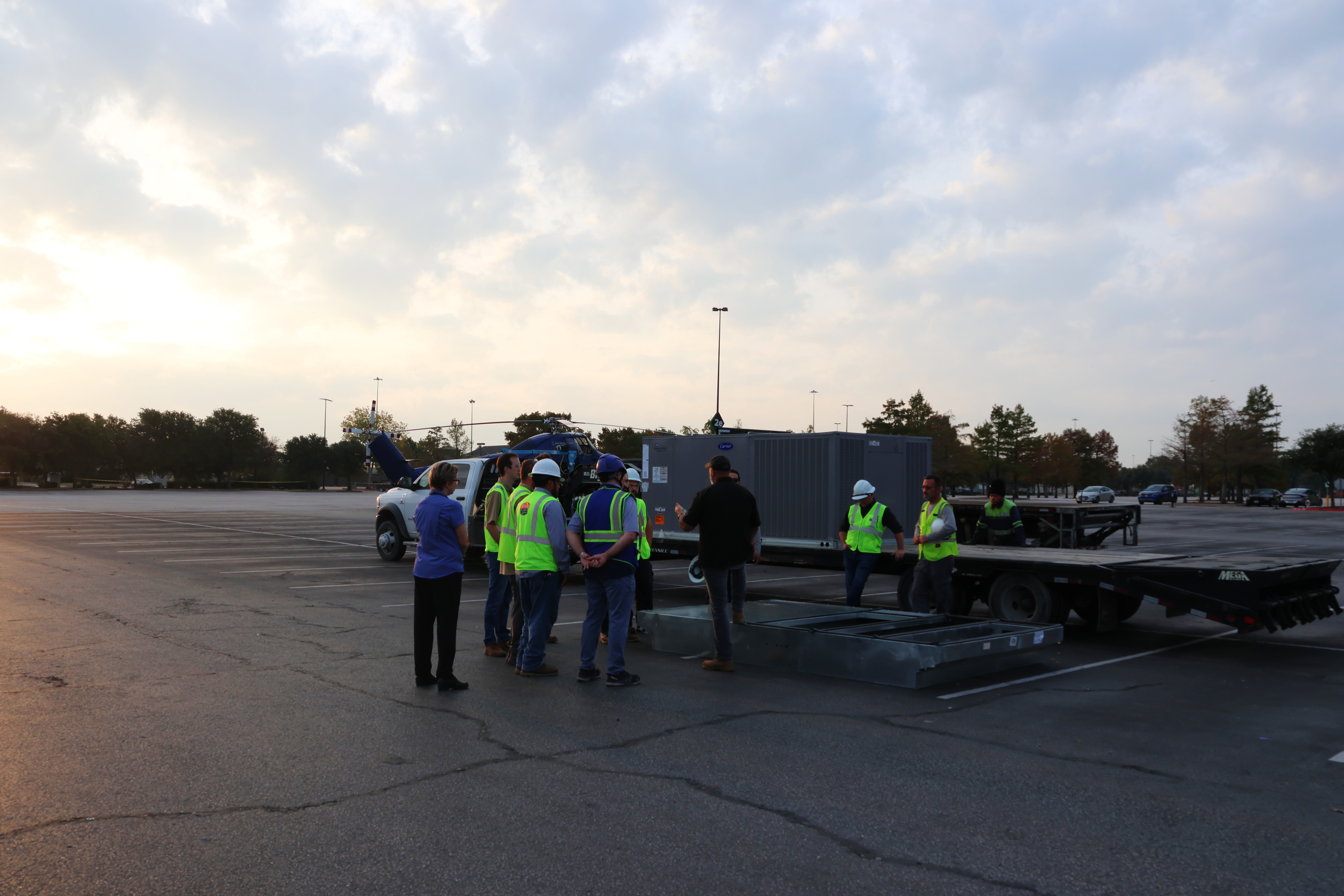 Engineer,Architect,Foreman,On,Construction,Site,With,Tablet,Computer