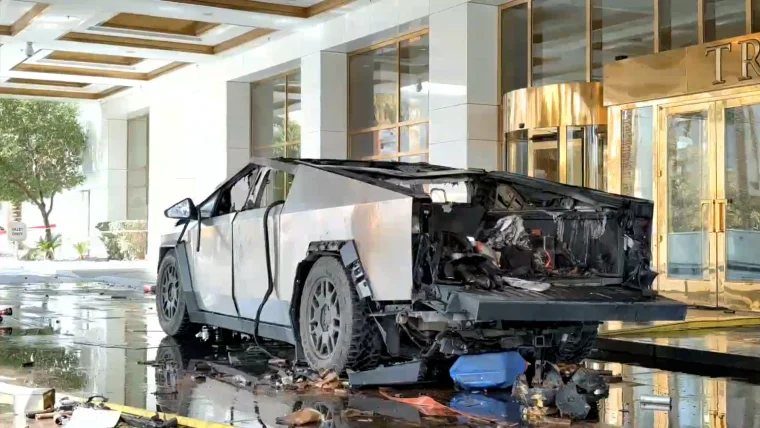 https://www.nbcnews.com/news/us-news/tesla-cybertruck-appears-burst-flames-trump-hotel-las-vegas-rcna185932